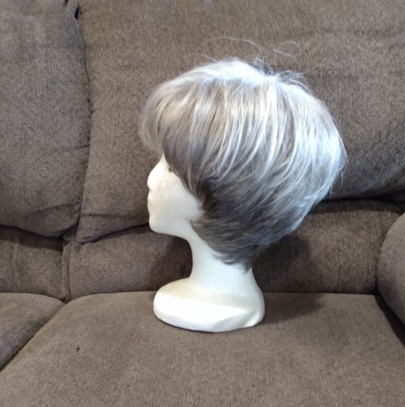 Wig - Picture 2 of 3